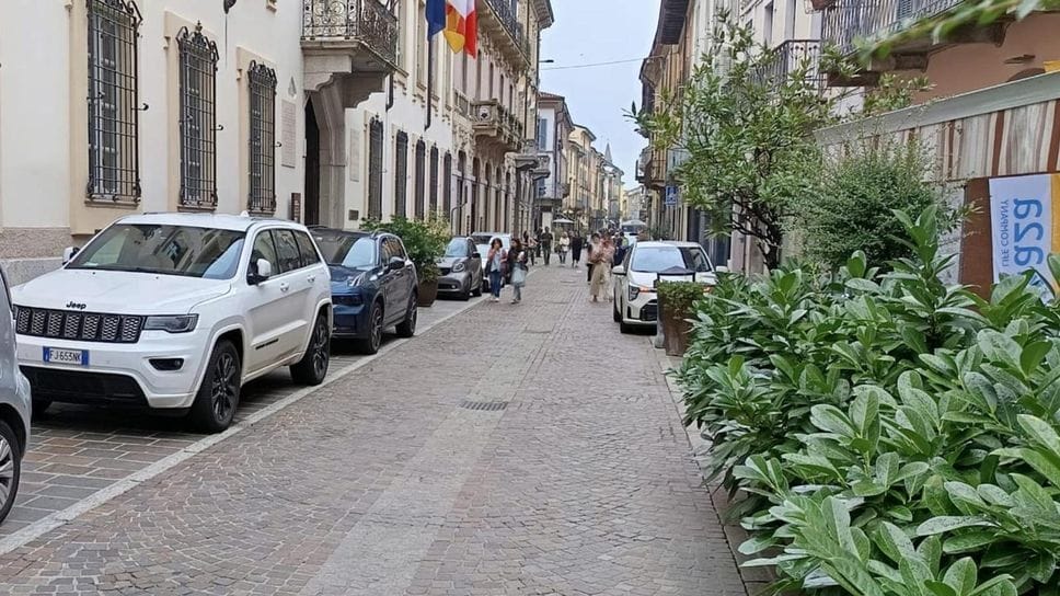 LODI «In corso Roma, siamo di fronte al Far West dei parcheggi»