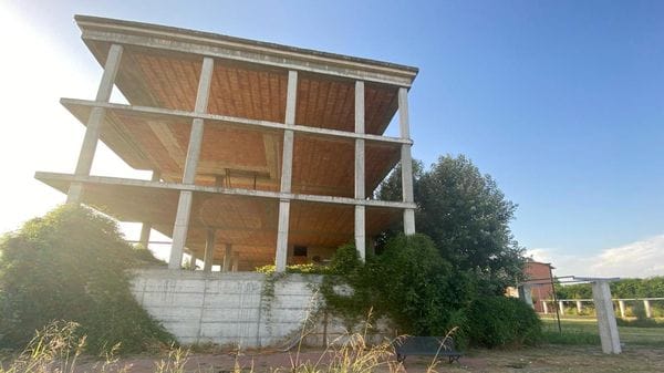 Casale, polizia locale e carabinieri a caccia di abusivi in via Falcone