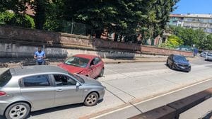 Lodi: scontro frontale nel sottopassaggio di via San Colombano