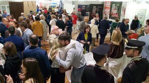 Presenze record alla Fiera di Borghetto: il bel tempo trascina i visitatori - Le immagini