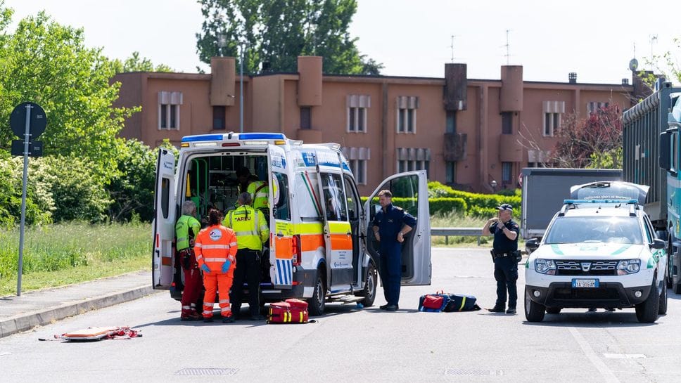 Resta ricoverato a Bergamo con fratture multiple il 15enne di Cerro al Lambro coinvolto nell’incidente di Lodi Vecchio