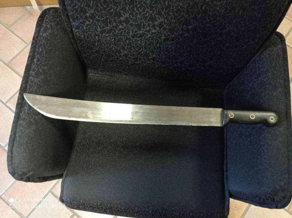 Aggressione con un machete per debiti di droga, tre arresti
