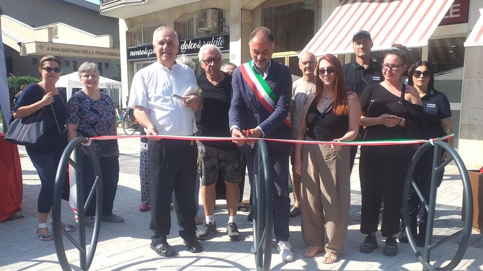 Taglio del nastro per la nuova piazza dei Fiori di Melegnano