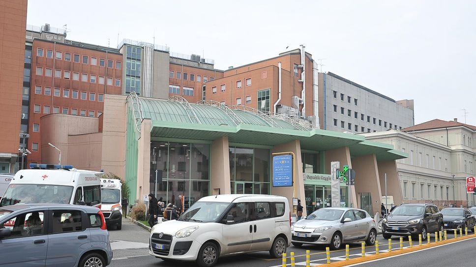 Ancora problemi per la viabilità davanti all’ospedale: 90enne ferito in un tamponamento