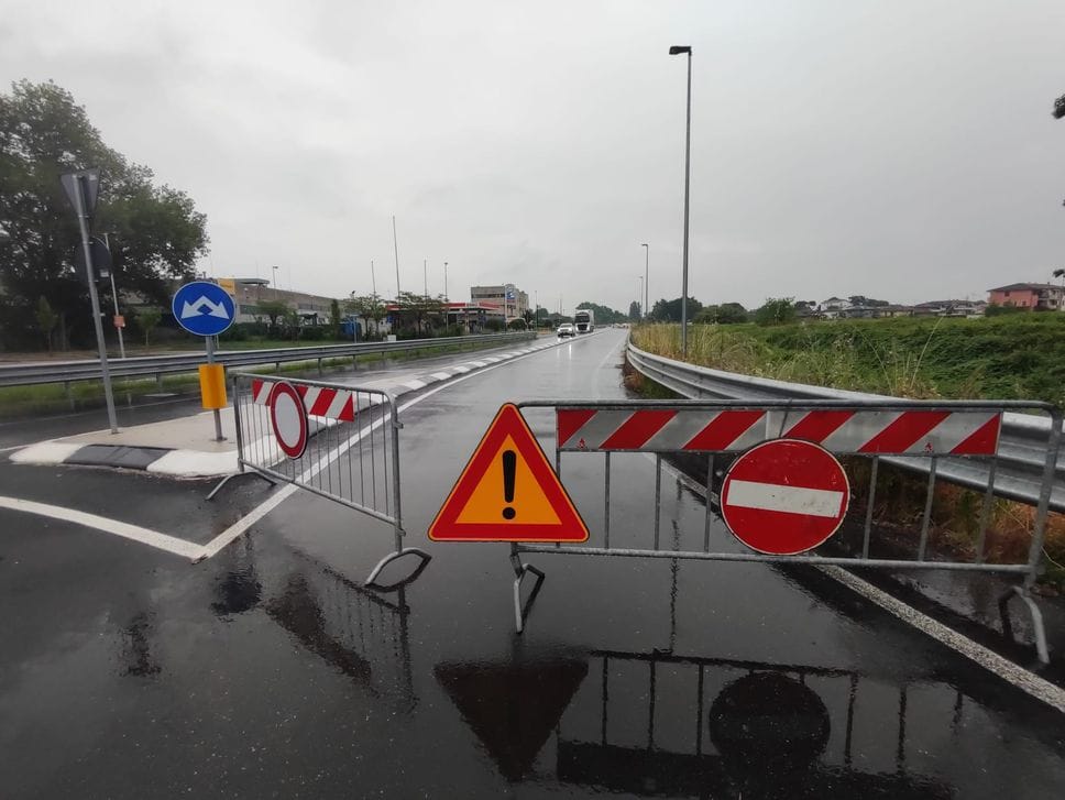 Autotreno a fuoco sulla Sp 115, chiusa la corsia in direzione Lodi: disagi al traffico  in mattinata 