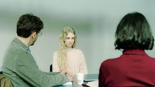 E dietro Il Diavolo veste Prada 2 nelle sale ci resta poco o niente