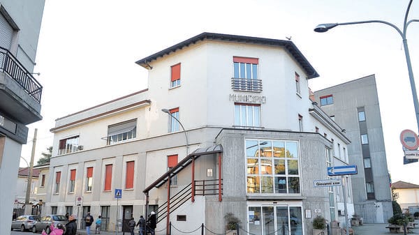 Due Giugno, Peschiera consegna la Costituzione ai 18enni
