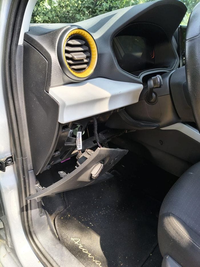 Tribiano: dietro una Seat a noleggio abbandonata spunta un giro di truffe