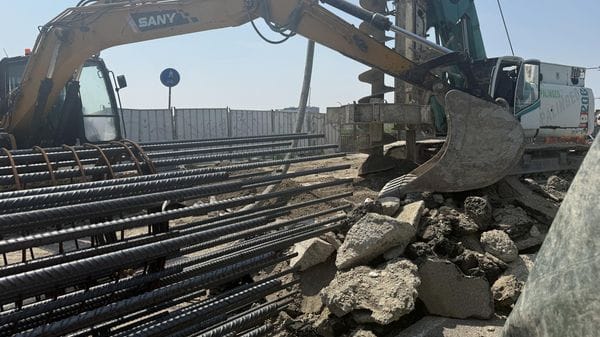 I lavori al ponte di Lodi avanti a pieno ritmo, in corso la posa dei maxi pali 