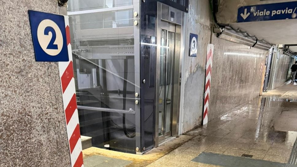 Problemi dei treni: «Ne abbiamo le carrozze piene!»