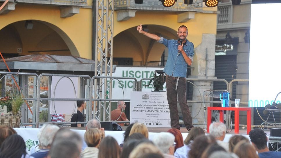 Tra verità, emozioni e immaginazione:  così Fabio Genovesi apre il Fiume dei libri