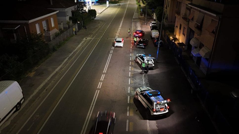 Controlli anche con i droni: dieci sanzioni per i monopattini abusivi VIDEO