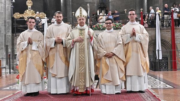 Il vescovo Maurizio ha consacrato quattro nuovi sacerdoti