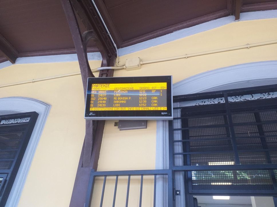 Guasto e incendio a Livraga lungo la Tav, dopo oltre 4 ore la circolazione sta tornando regolare 