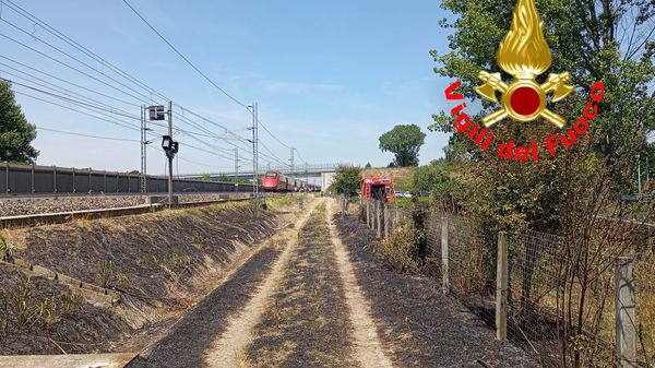 Guasto e incendio a Livraga lungo la Tav, dopo oltre 4 ore la circolazione sta tornando regolare 