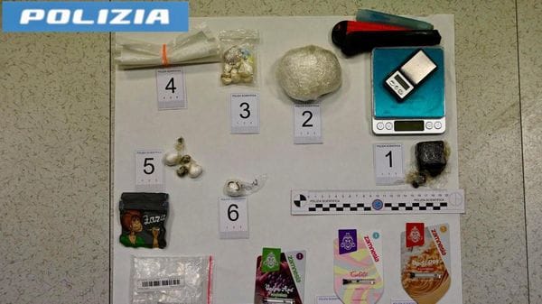 Mulazzano, studente arrestato in casa per spaccio