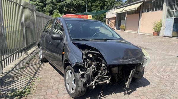 Coppia di anziani di Casale torna dal carrozziere e si scontra lungo la via Emilia a Codogno 