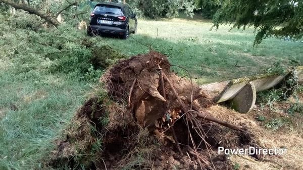 Tromba d'aria, pesanti danni nel Lodigiano