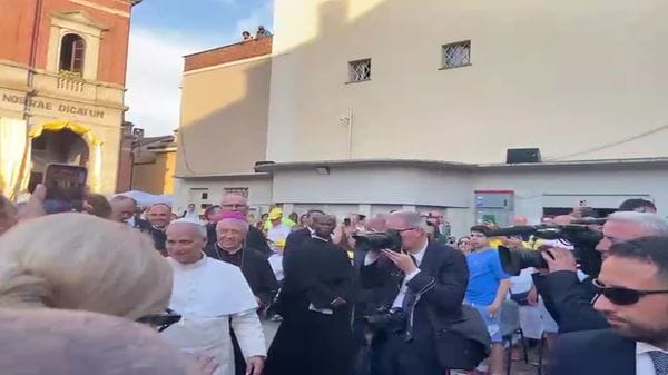 Il Papa lascia la Basilica