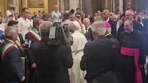 Il lungo saluto dei sindaci a Papa Leone - IL VIDEO