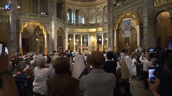 Papa Leone XIV a Sant’Angelo: l’accoglienza del Vescovo in Basilica