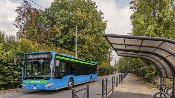 ZELO «Viaggiare stipati all’alba e senza aria condizionata nel pomeriggio, nonostante un abbonamento da oltre 77 euro al mese»