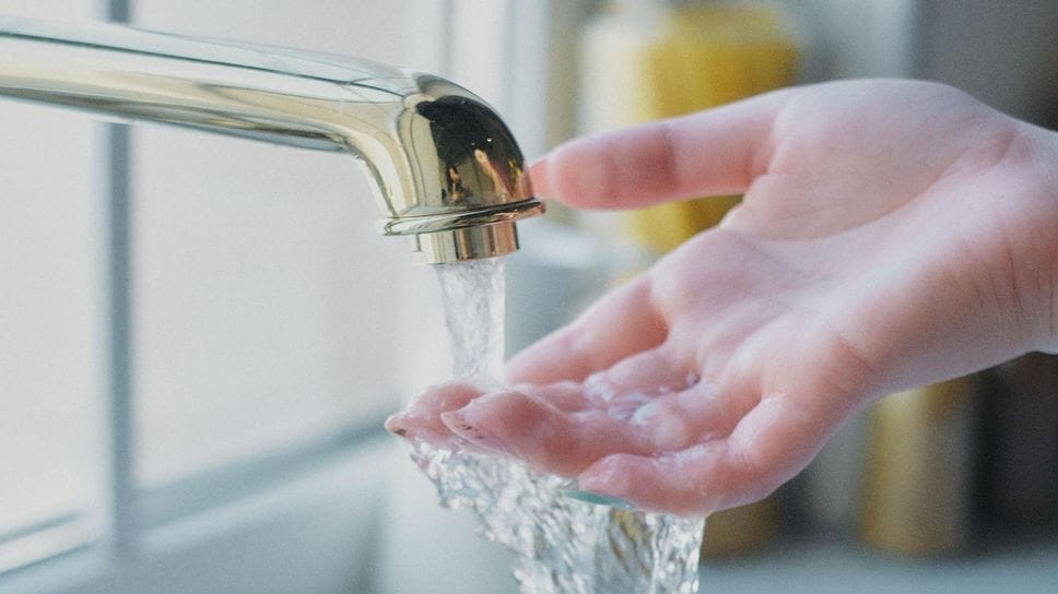 In arrivo rincari in bolletta: «L’acqua gratis non esiste»
