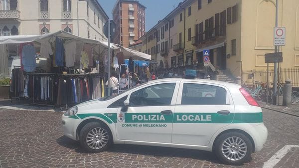 Melegnano, ottantenne derubata al mercato