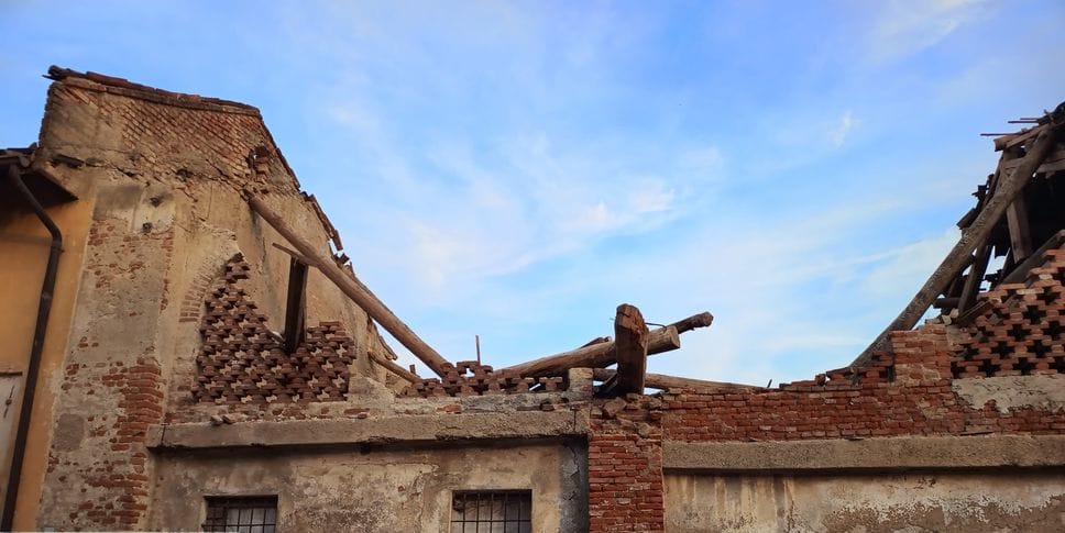 MULAZZANO Crollo parziale di una cascina, scatta l’allarme