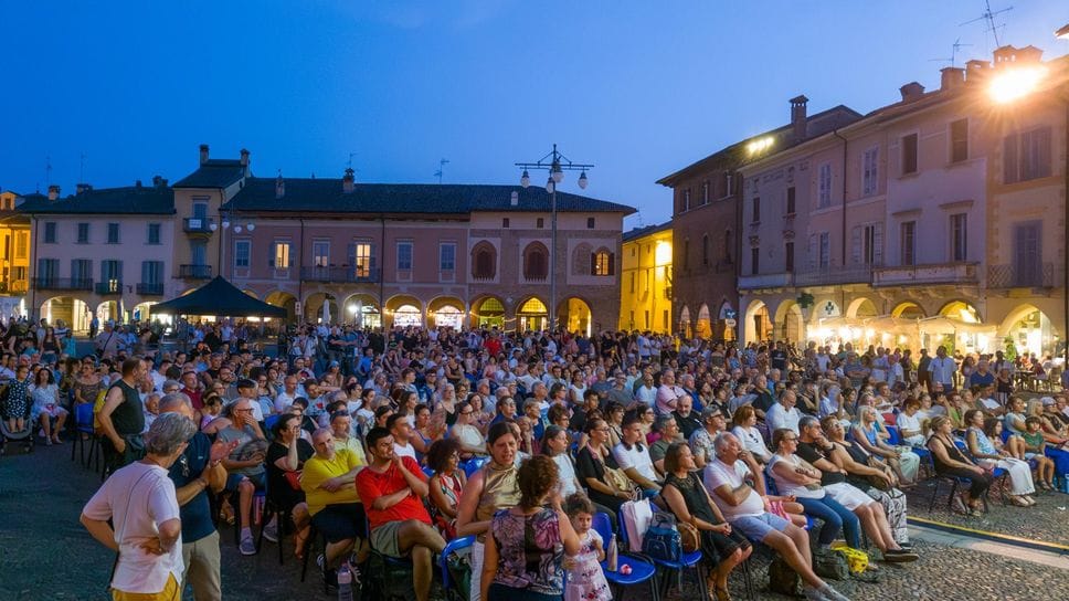 La Voce di Lodi fa il pieno di pubblico, musica e danza in piazza Vittoria