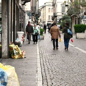 Raccolta rifiuti a Lodi, addio alle campane per il vetro
