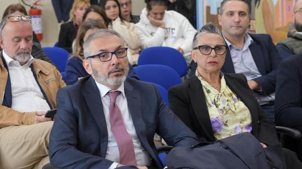 «Segnalati locali che vendono alcol ai minori e a basso costo»