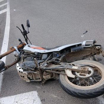 Zelo, schianto con un’auto:  motociclista 54enne sbalzato sul parabrezza e poi sull’asfalto