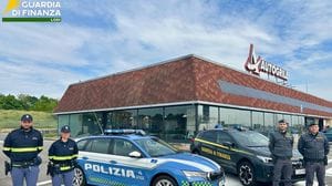 Lodi: con la droga in A1, scoperti da guardia di finanza e polizia stradale