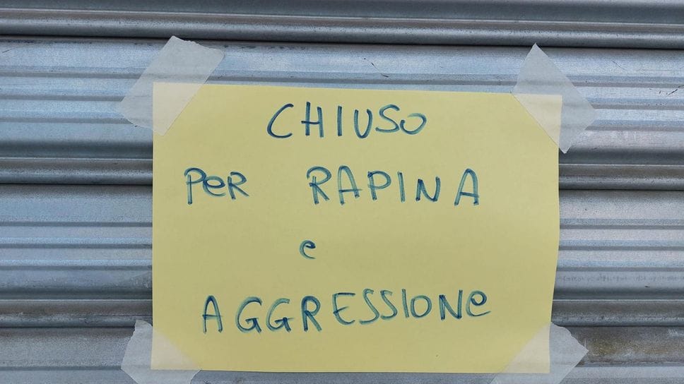 Bloccano la sua auto e la rapinano, paura davanti alla gelateria inclusiva di Cerro per la presidente della “Tela di Matilda”