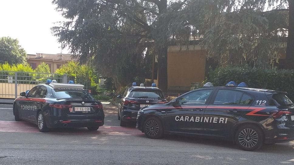Tentato furto in villa in pieno giorno, ladri messi in fuga dall’allarme e dall’arrivo dei carabinieri