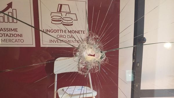 Melegnano: Compro oro scassinato, si cerca una banda specializzata