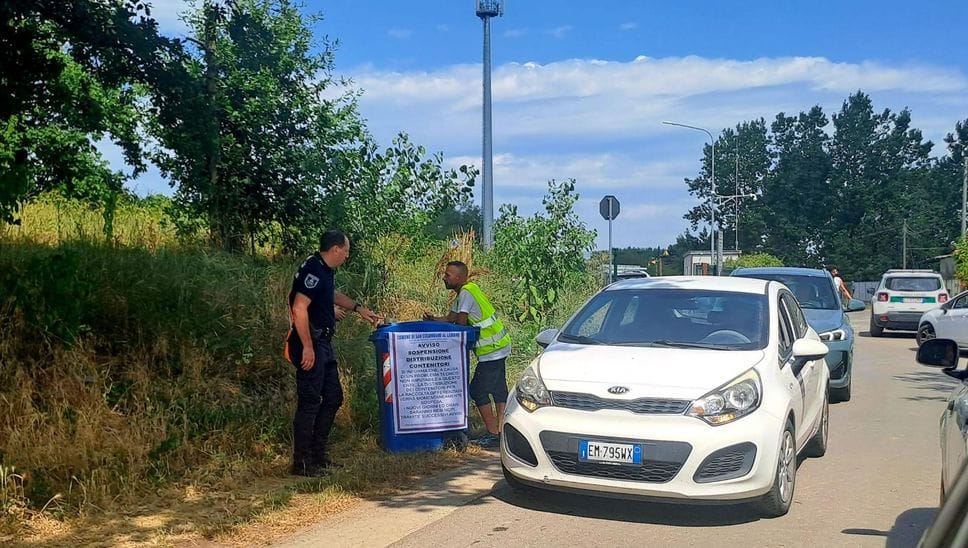 Differenziata a San Colombano, è un flop la distribuzione dei nuovi bidoni