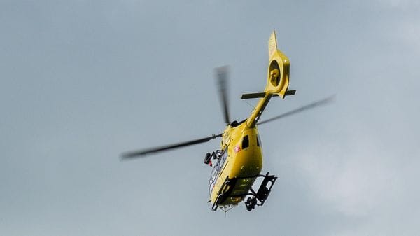 Sbalzato a 10 metri di distanza dopo l’urto con l’auto a Colturano, grave motociclista 37enne