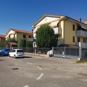Casalmaiocco: sposi in viaggio di nozze, i ladri gli entrano in casa
