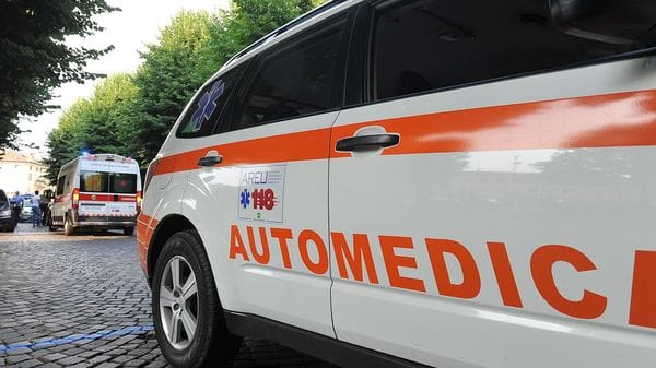 Esce di strada sulla Mantovana, 40enne ricoverato in codice giallo al San Matteo