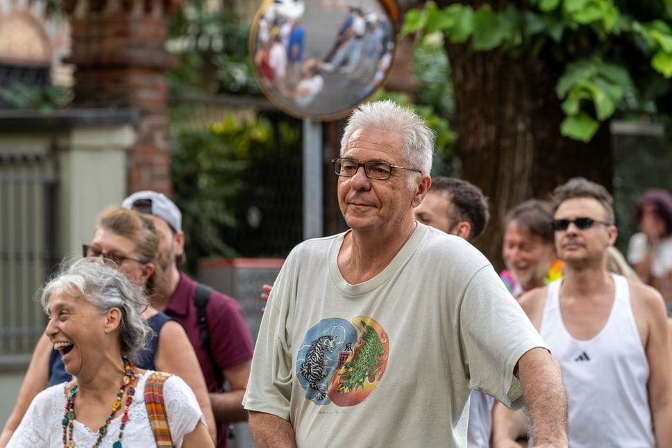 Un migliaio di persone per il Pride nel centro di Lodi. Le immagini