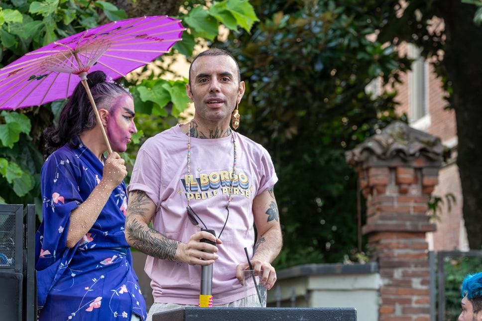 Un migliaio di persone per il Pride nel centro di Lodi. Le immagini
