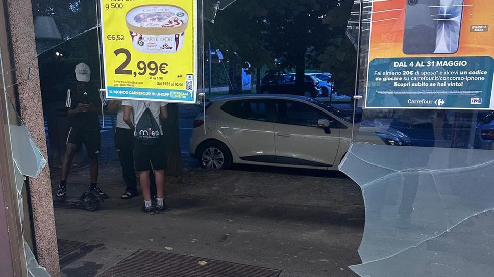 A processo il 56enne che tentò di investire il direttore del Carrefour di Peschiera