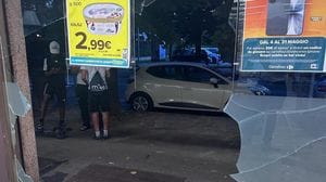 A processo il 56enne che tentò di investire il direttore del Carrefour di Peschiera