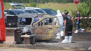 Auto in fiamme, ritrovata all’interno una persona deceduta