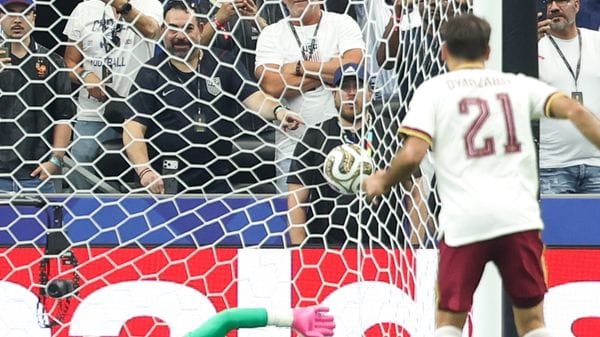 Fiesta spagnola contro la Francia: un  2-0 meritatoche vale la finale