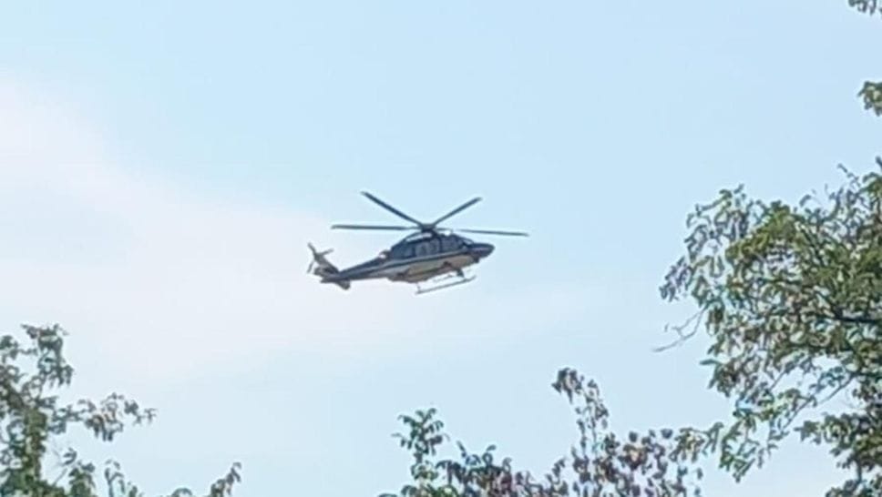 L’elicottero dei carabinieri sorvola il Lodigiano durante la mattinata