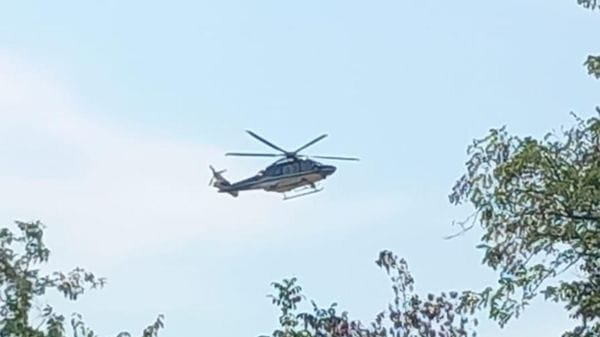 L’elicottero dei carabinieri sorvola il Lodigiano durante la mattinata