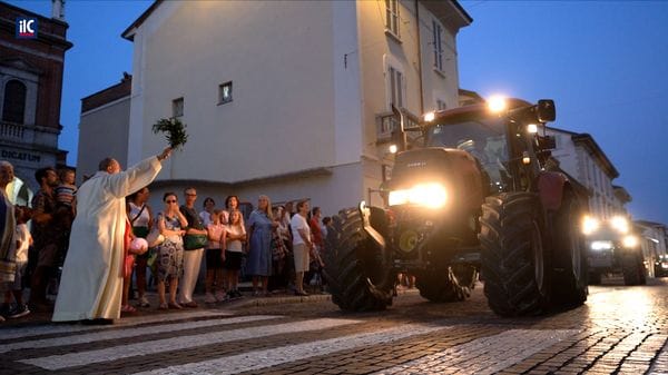 Sant'Angelo, la benedizione dei mezzi torna a emozionare